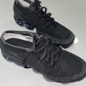 Black Nike Sneakers